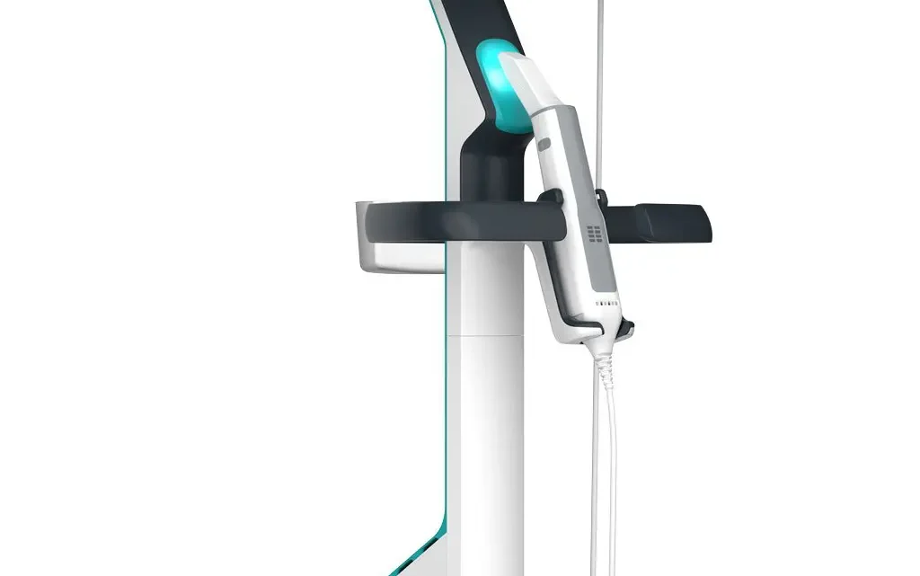 Mobile intraoral dental scanner with touchscreen